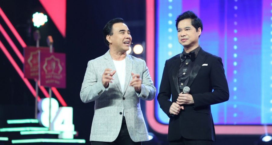 Quyền Linh kể quá khứ trông xe đạp, chở Ngọc Sơn đi hát lót Quyen Linh ke qua khu trong xe dap, cho Ngoc Son di hat lot