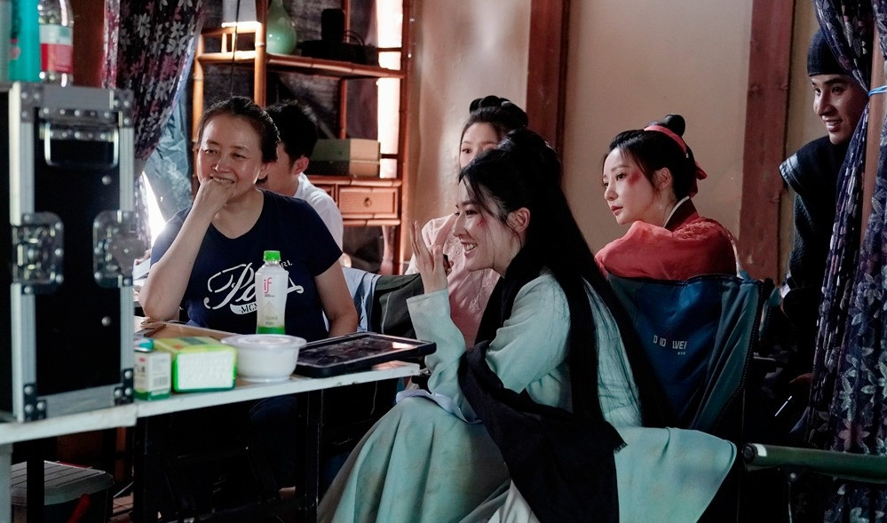 Theo Sohu, Mộng hoa lục giúp Lưu Diệc Phi, Trần Hiểu và Liễu Nham vực dậy danh tiếng. Đặc biệt thành công của dự án giúp "thần tiên tỷ tỷ" chấm dứt chuỗi phim thất bại. Cô được đánh giá uyển chuyển, biết tiết chế hơn trong diễn xuất.