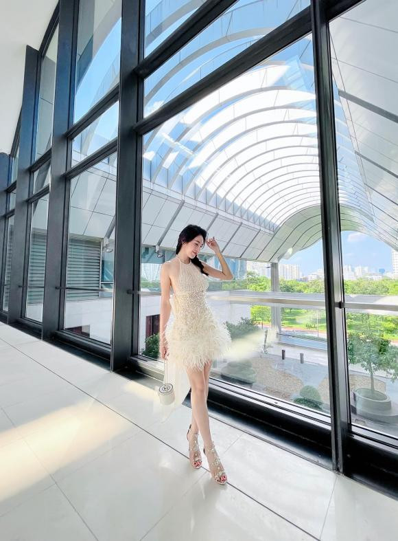 Thuy Tien hiem hoi dang anh o thi hien tai-Hinh-3