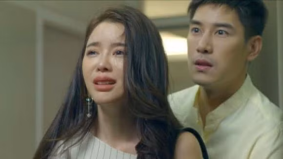 Bat gap bo cap ke voi gai tre, toi chup anh gui cho me