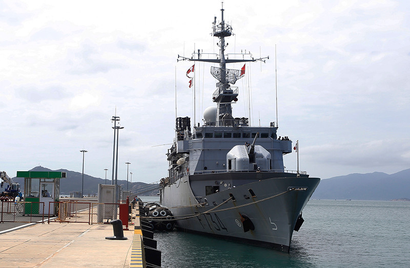 Tau chien Viet Nam luyen tap, tap tran cung Hai quan cac nuoc