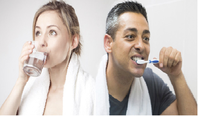 Uống nước trước hay đánh răng trước khi ngủ dậy buổi sáng? Uong nuoc truoc hay danh rang truoc khi ngu day buoi sang?