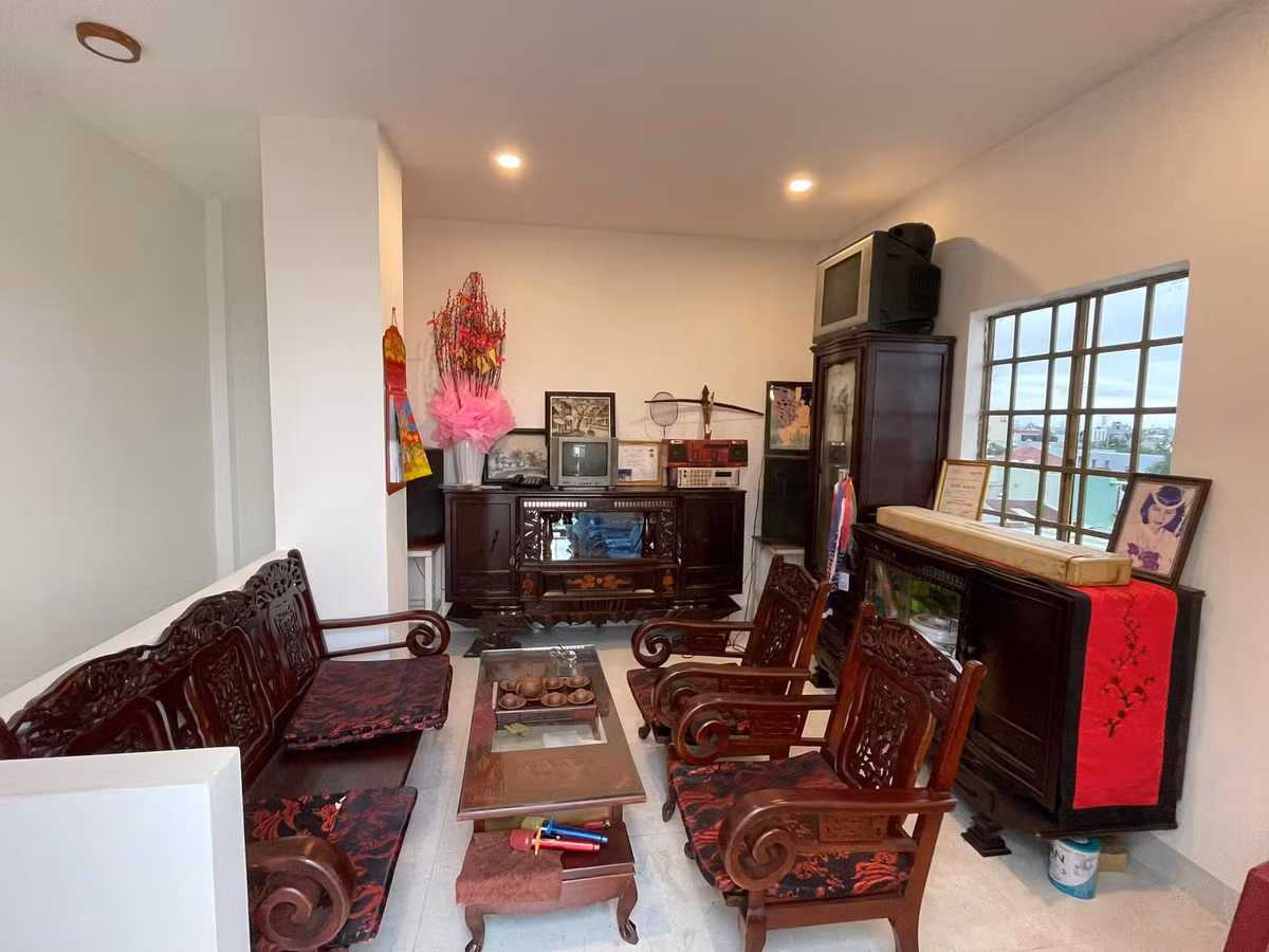 Ngoi nha trong ngo ngap cay xanh, goc ban an that chill ben khu vuon nho-Hinh-17