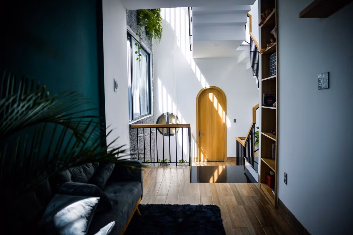 Ngoi nha trong ngo ngap cay xanh, goc ban an that chill ben khu vuon nho-Hinh-5