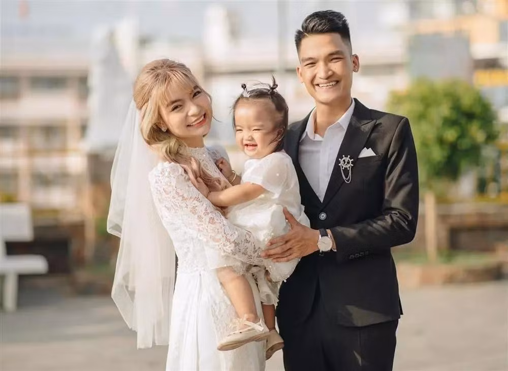 Mac Van Khoa bi nghi mac quan vo di quay show-Hinh-5