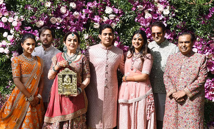 Bà Nita và gia đình.