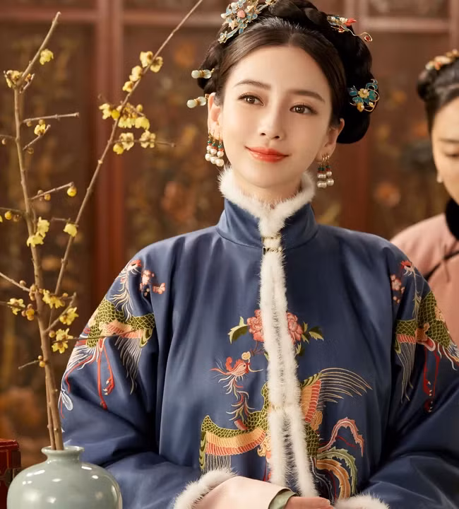 Phi tan ky la cua Hoang de Khang Hi