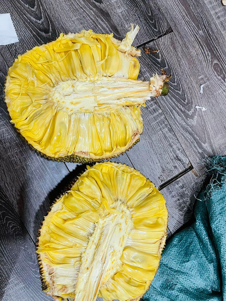 Từ xưa, các loại như mít na, mít dai rất được ưa chuộng, còn mít mật thì ít người ăn, một thời chín rụng đầy gốc