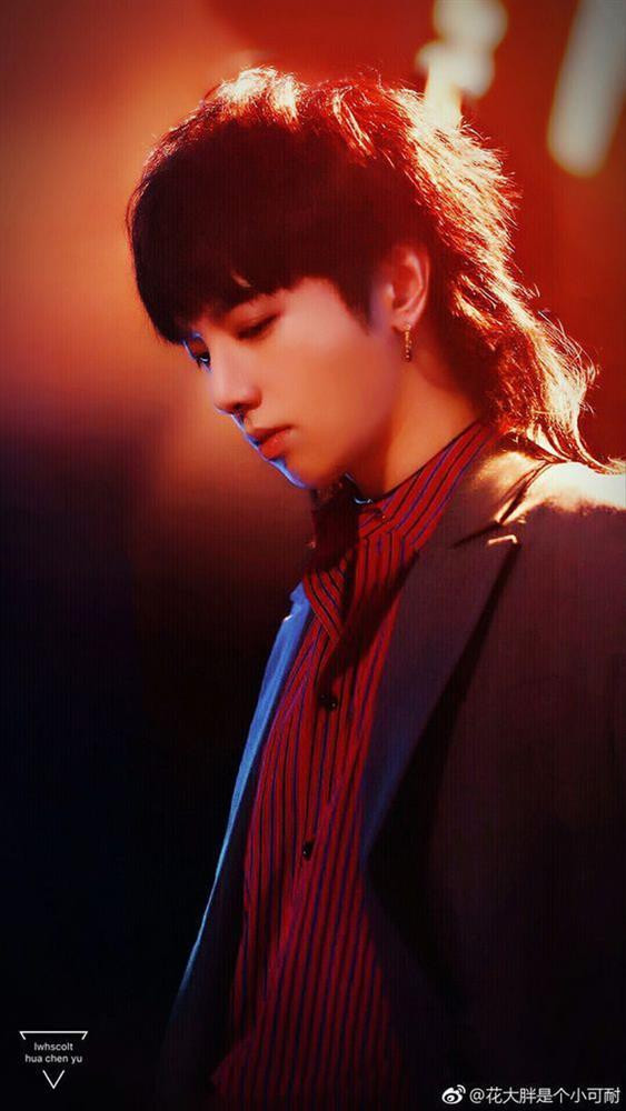 Xon xao Hoa Than Vu giong het Son Tung, dan tinh kieu: 'Giong cho nao?'-Hinh-4