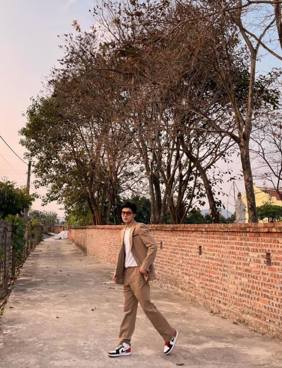 Em trai Hoa Minzy manh tay 'tau' dong ho hieu, gia choang-Hinh-5