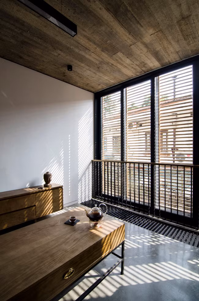 “Mat lim tim” voi ngoi nha duoc thiet ke sieu don gian, re tien-Hinh-9