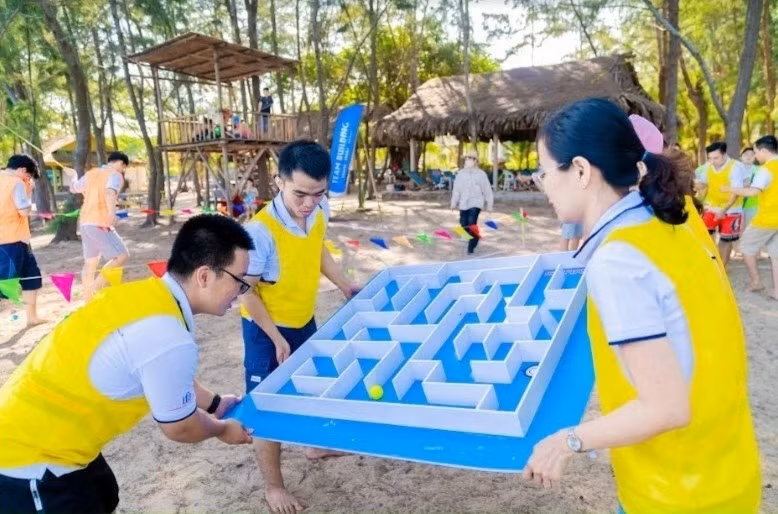 Loi dung tro dua gioi tinh khi choi team building-Hinh-6