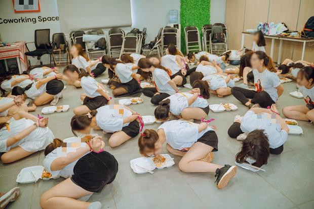 Đằng sau những lớp học làm giàu siêu cấp: Những lớp học quái dị ảnh 3 Đằng sau những lớp học làm giàu siêu cấp: Những lớp học quái dị ảnh 3