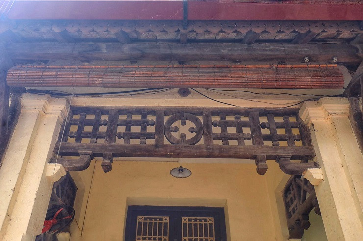 Căn biệt thự có tuổi thọ hàng trăm năm tuổi đến nay vẫn giữ nguyên vẹn được lối kiến trúc xưa.