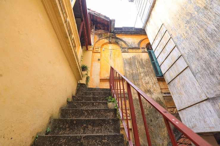 Sau khi chia thành nhiều phần, gia chủ đã xây sửa thêm một vài chi tiết