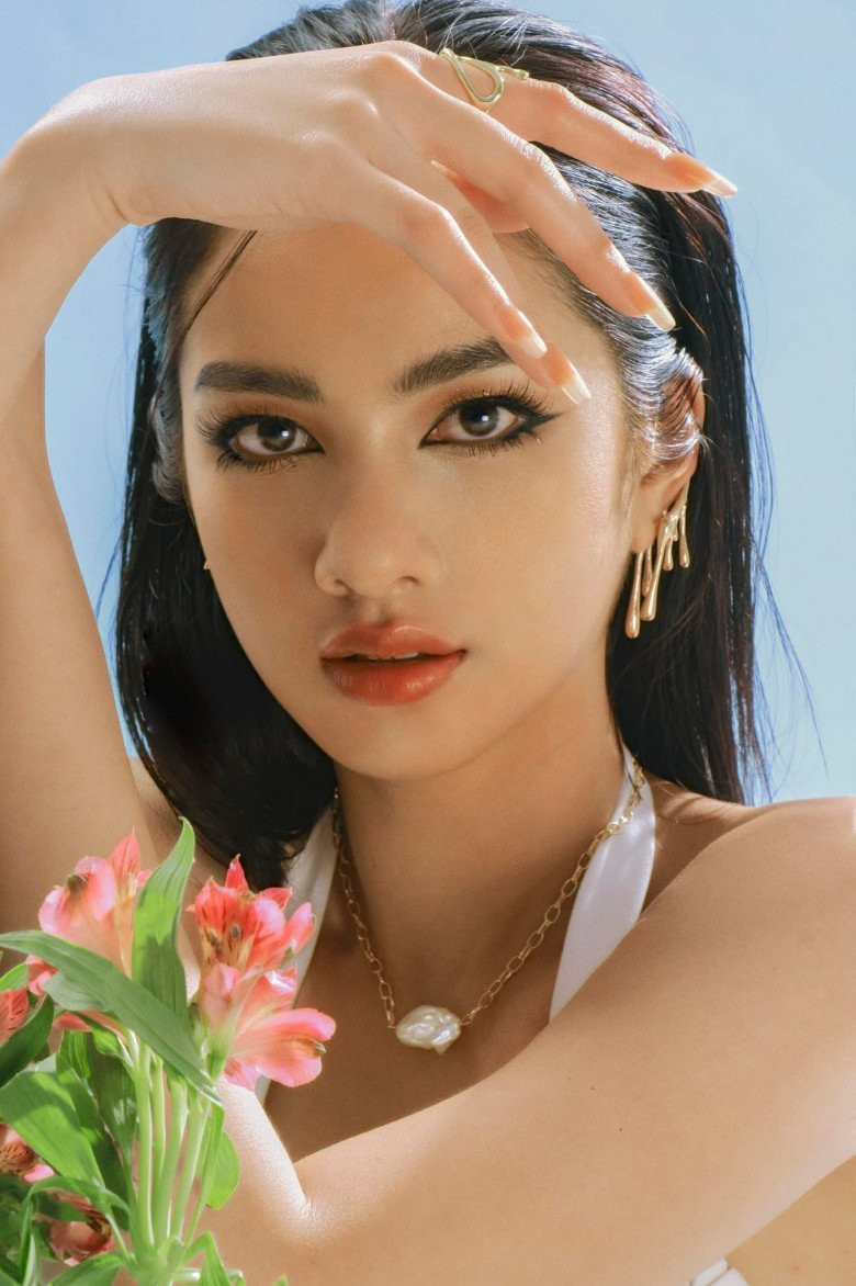 Nguoi tinh tin don cua chong cu Le Quyen gay bao voi visual cuc dinh-Hinh-4