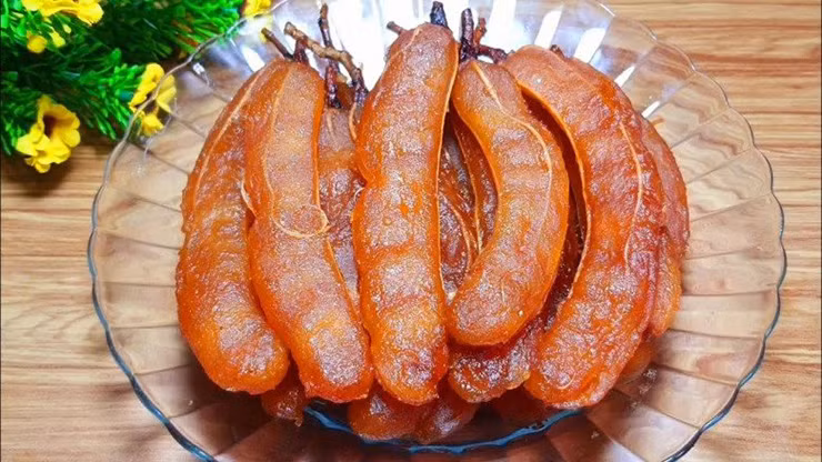 Mứt me chua ngọt giá 150.000 đồng/kg, me sấy 60.000 đồng/kg, siro me có giá 70.000 đồng/chai, ... Đây là những món ăn vặt được nhiều người yêu thích.