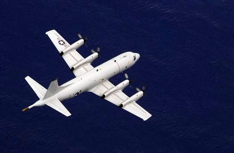 Bức ảnh đẹp chụp từ phía trên chiếc máy bay tuần tra chống ngầm AP-3C Orion trong cuộc tập trận GUAMEX 2014 ở Thái Bình Dương giữa Mỹ, Nhật, Australia và New Zealand.