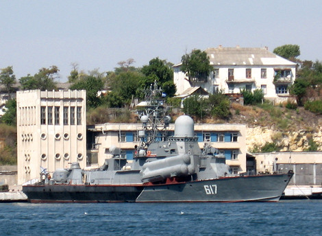 Tàu hộ tống tên lửa Project 12341 Ovod.