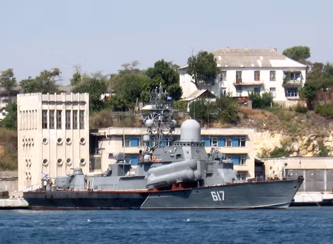 Tàu hộ tống tên lửa Project 12341 Ovod.