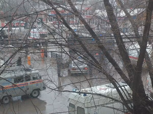 Thống đốc Volgograd, Sergei Bozhenov cho biết, khu vực sẽ để tang 3 ngày đầu tiên của năm mới để tưởng nhớ các nạn nhân trong vụ đánh bom. Tổng thống Vladimir Putin cũng chỉ thị chính phủ phải có các biện pháp hỗ trợ các gia đình nạn nhân và yêu cầu thắt chặt an ninh sau vụ đánh bom.