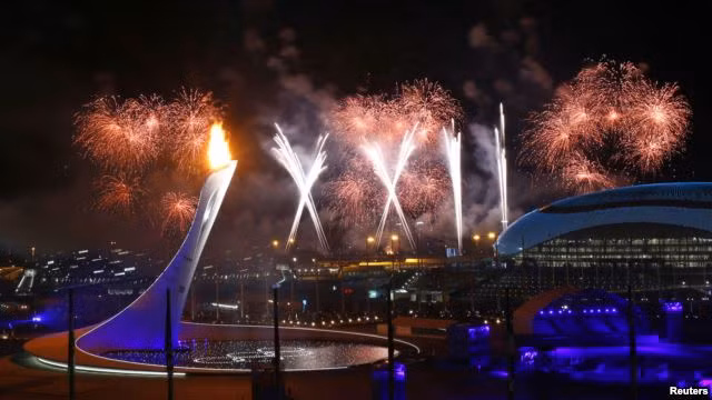 Chủ đề của lễ khai mạc là “Giấc mơ nước Nga”. Nhân vật chính là cô bé Lyubov (Tình yêu) sẽ dẫn dắt khán giả vào cuộc hành trình kéo dài hàng nghìn năm phát triển của đất nước Nga.