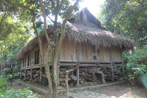 Bo suu tap do so nhung ngoi nha san co cua thay giao lang