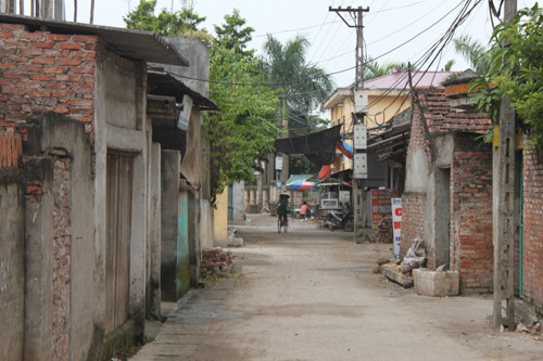 Làng Đại Trạch hoang mang với tin đồn Cổ Miếu nổi giận.