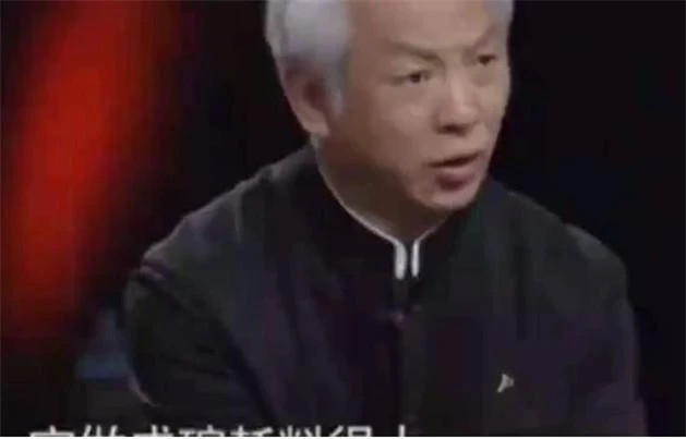 Cầm bát cũ đi giám định, thanh niên tái mặt khi nghe chuyên gia phán - Hình 3 Cam bat cu di giam dinh, thanh nien tai mat khi nghe chuyen gia phan-Hinh-3