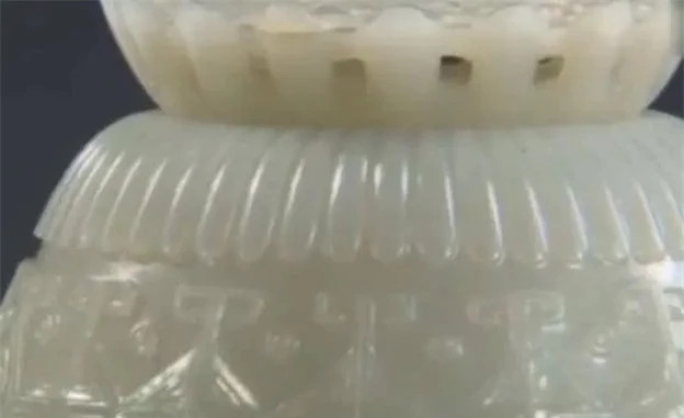 Cầm bát cũ đi giám định, thanh niên tái mặt khi nghe chuyên gia phán Cam bat cu di giam dinh, thanh nien tai mat khi nghe chuyen gia phan