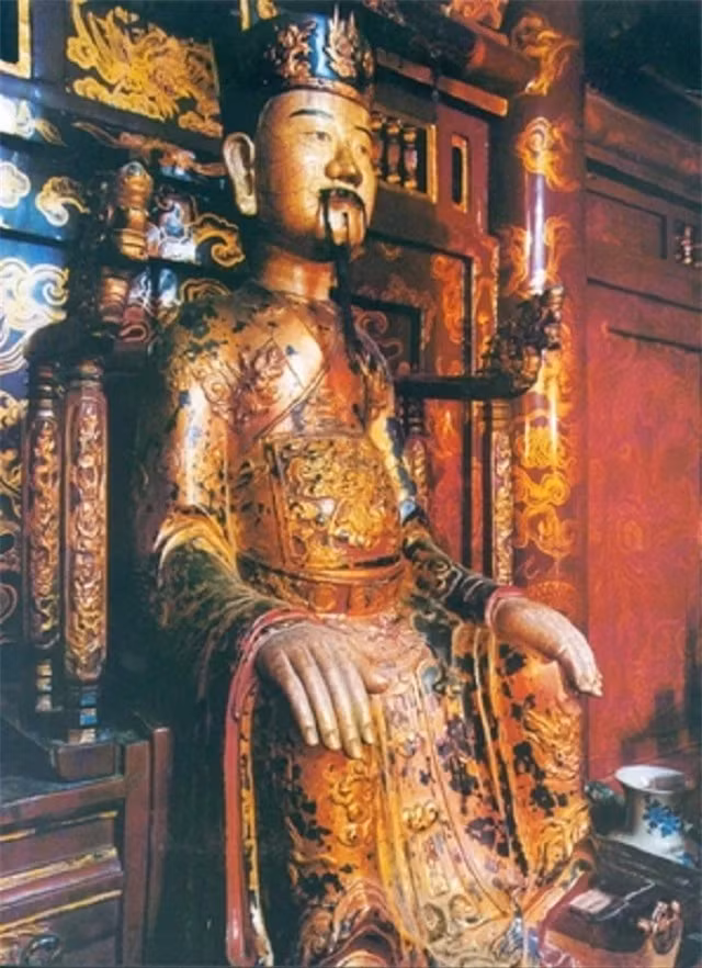 Vi vua Viet Nam duoc so sanh voi Tan Thuy Hoang la ai?-Hinh-3