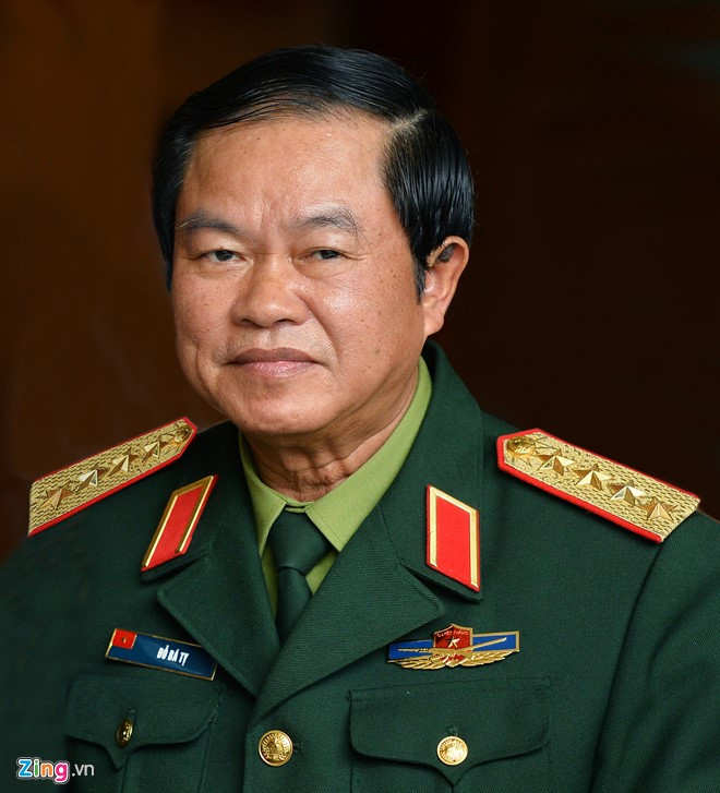  13. Đại tướng Đỗ Bá Tỵ (năm sinh: 1954). Năm thụ phong: 2015. Quê quán: Phú Thọ. Chức vụ cao nhất: Tổng Tham mưu trưởng (2010-2016). Phó Chủ tịch Quốc hội (2016). Chức vụ cao nhất trong Đảng Cộng sản Việt Nam: Ủy viên Ban Chấp hành Trung ương Đảng (2011). Ảnh: Zing.vn