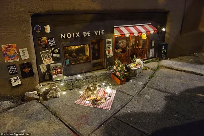  Nhà hàng tí hon dành cho chuột này nằm dưới chân một tòa nhà, ở một con phố thuộc thị trấn Malmo, miền nam Thụy Điển. Ảnh: Kristina Sigunsdotter.