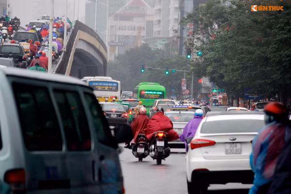 Ai cho xe buyt nhanh cua Ha Noi duoc... nhanh?