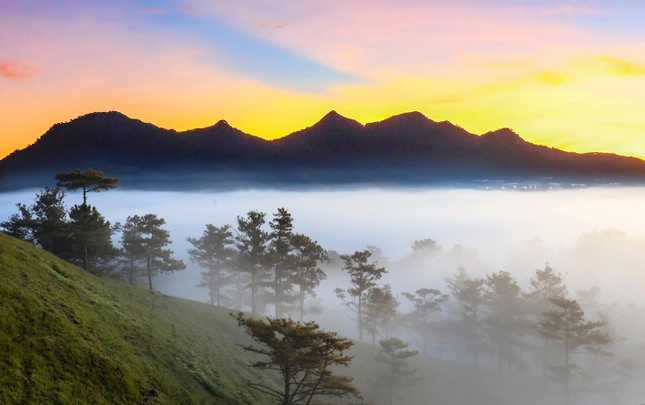 Anh Mull K’Vang, hướng dẫn viên du lịch kỳ cựu ở Lâm Đồng cho biết, trên nhiều tuyến đường mà anh và du khách đi qua trong các tuyến trekking cũng bắt gặp tình trạng xả rác bừa bãi, ngay cả trên cung đường trekking đẹp nhất nước Tà Năng - Phan Dũng.