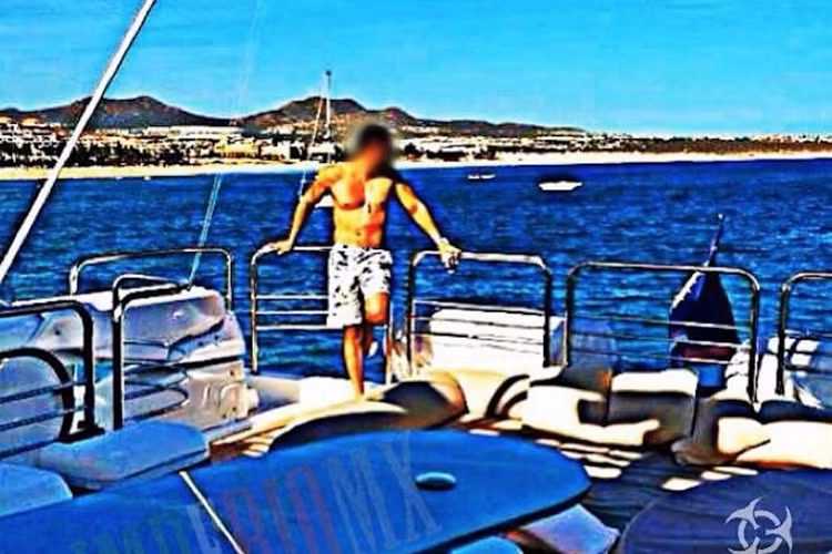 Cuộc sống vương giả trên siêu du thuyền của một trong những tên trùm buôn lậu ma túy Mexico.