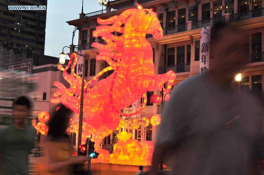 Không khí tết tràn ngập trên đường phố Singapore.