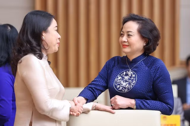 Thu tuong gap mat dai dien nu lanh dao, quan ly cac co quan Trung uong-Hinh-2