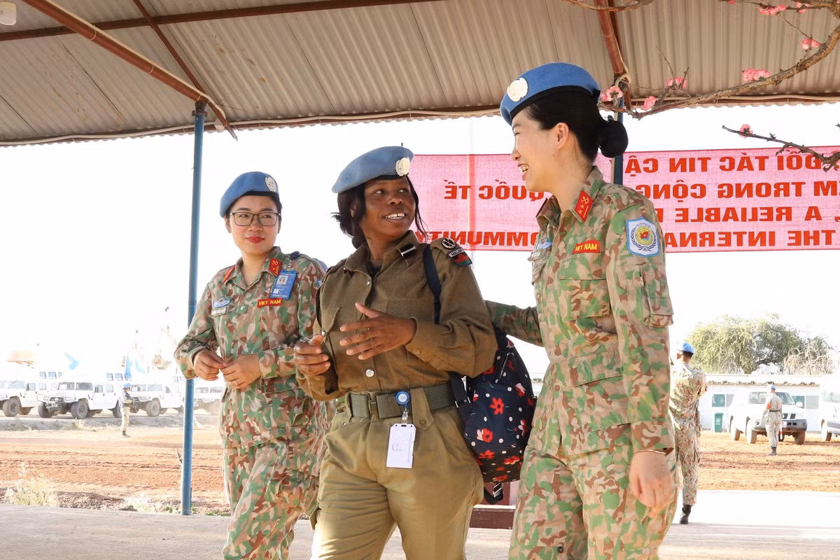 Nhung ‘bong hong thep’ Viet Nam toa sang o chau Phi-Hinh-2