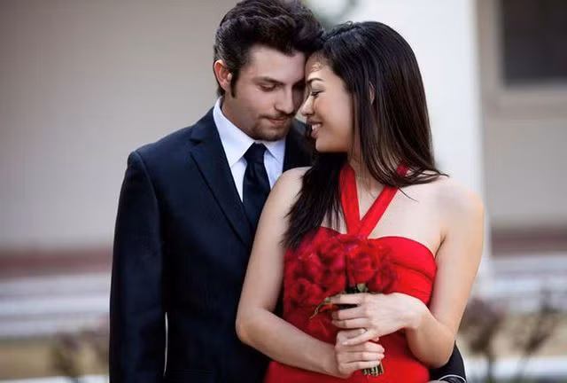 “Vay tình” gái quán, chàng kỹ sư quỳ gối van xin vợ cứu nguy “Vay tinh” gai quan, chang ky su quy goi van xin vo cuu nguy