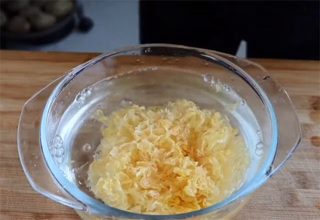 Mon canh dai bo giup thanh nhiet, giai doc cho moi lua tuoi-Hinh-2