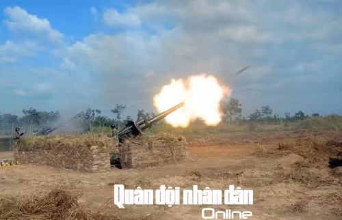 Pháo binh bắn tiêu diệt mục tiêu.