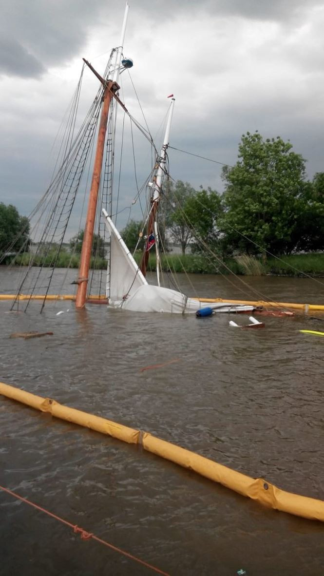 Dam tau hang, thuyen buom 200 tuoi chim nghim o Duc-Hinh-2