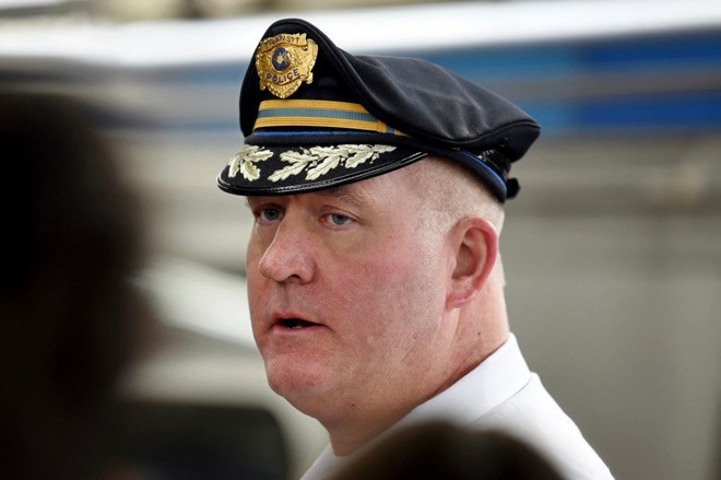 My: Co gai bi cuong buc tren tau, hanh khach quay video... doi mat toi gi?-Hinh-2