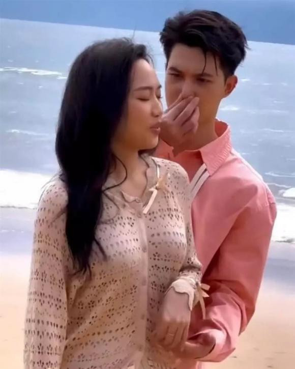 Su that hinh anh Anh Tu bit mui khi ngui toc Dieu Nhi-Hinh-3