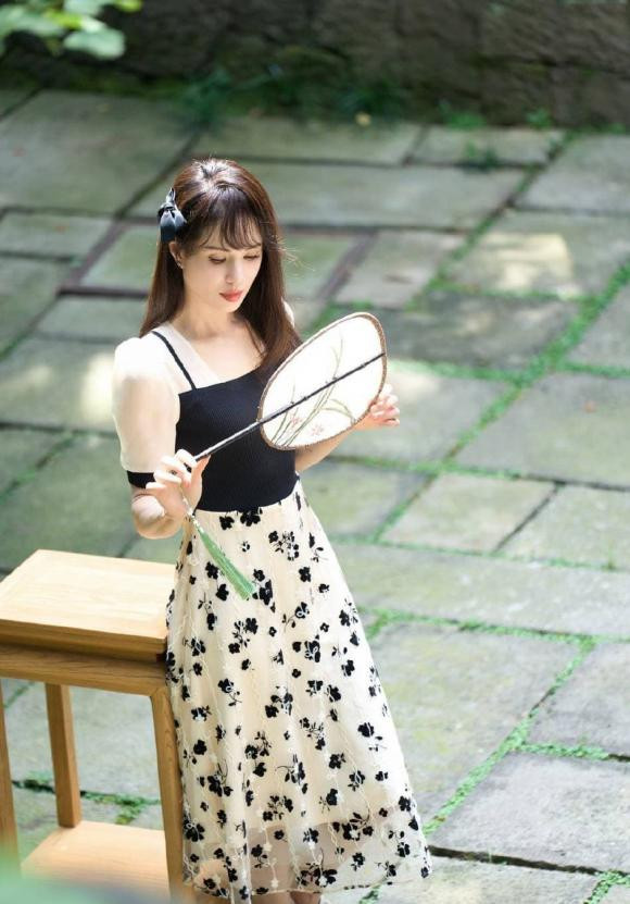 U60 Ly Nhuoc Dong gay choang voi nhan sac khong thua gi gai 20