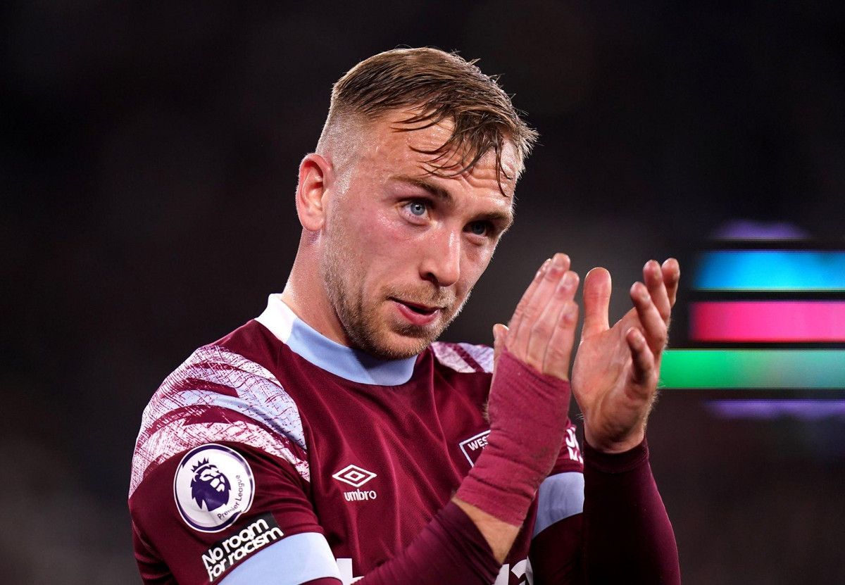 Jarrod Bowen (West Ham): Bowen lần đầu được gọi lên tuyển Anh vào tháng 5. Sau đó, ngôi sao West Ham liên tục được HLV Southgate trao cơ hội. Bowen là cầu thủ chạy cánh cần mẫn, mạnh thể lực và tinh thần, do đó phù hợp với triết lý của HLV Southgate.