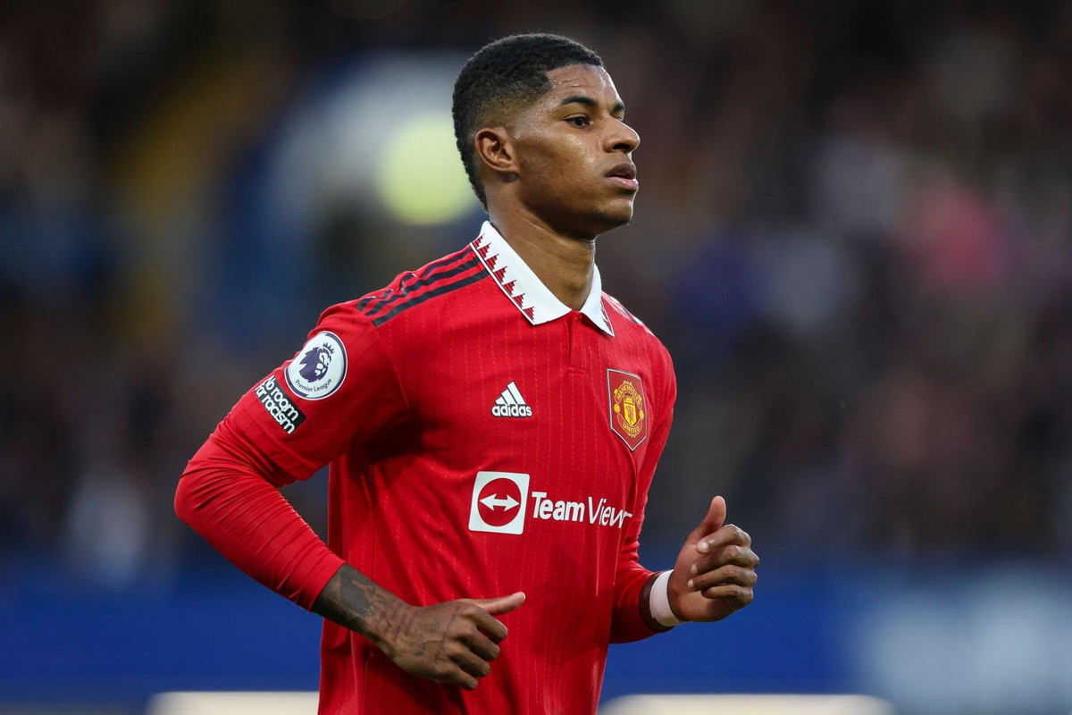 Marcus Rashford (Man Utd): Rashford vẫn chơi tốt trong màu áo MU, nhưng chưa có những màn trình diễn thật sự bùng nổ để bật lên. Việc bị HLV Southgate loại ở đợt tập trung gần nhất là cảnh báo cho Rashford tại tuyển Anh. Ngôi sao MU cần làm nhiều hơn hiện tại nếu muốn dự World Cup 2022.