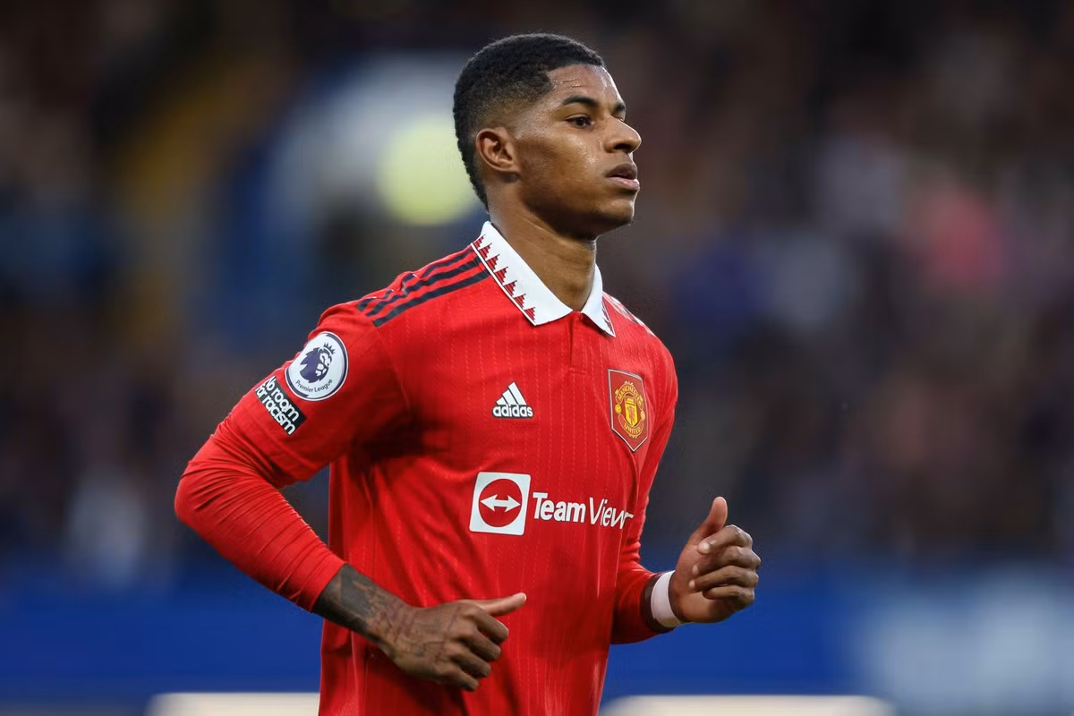 Marcus Rashford (Man Utd): Rashford vẫn chơi tốt trong màu áo MU, nhưng chưa có những màn trình diễn thật sự bùng nổ để bật lên. Việc bị HLV Southgate loại ở đợt tập trung gần nhất là cảnh báo cho Rashford tại tuyển Anh. Ngôi sao MU cần làm nhiều hơn hiện tại nếu muốn dự World Cup 2022.