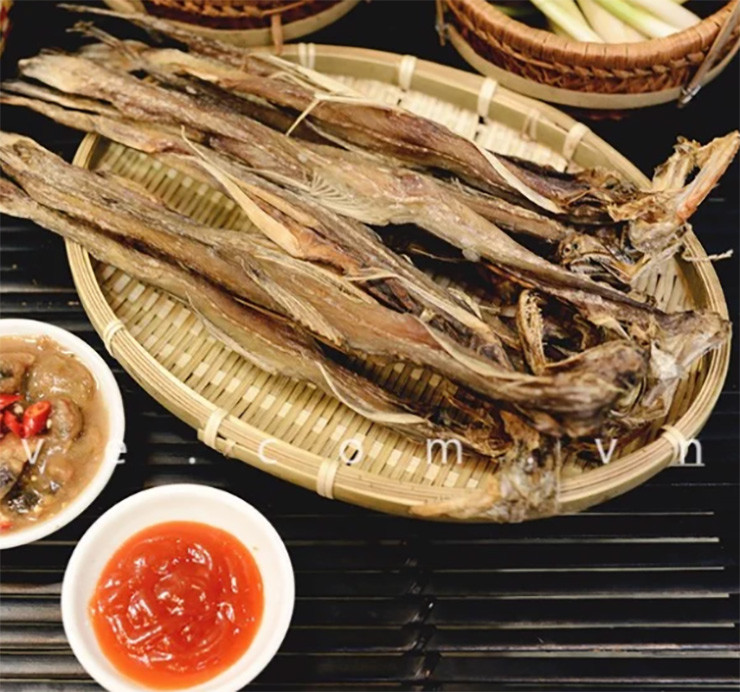 Hiện có nhiều địa chỉ bán cá khoai khô nhưng bạn nên chọn những địa chỉ uy tín, cá không bị ươn, không bị mốc.